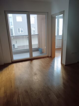 Слика од недвижноста број 2